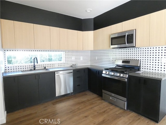 Building Photo - 6034 Craner Ave