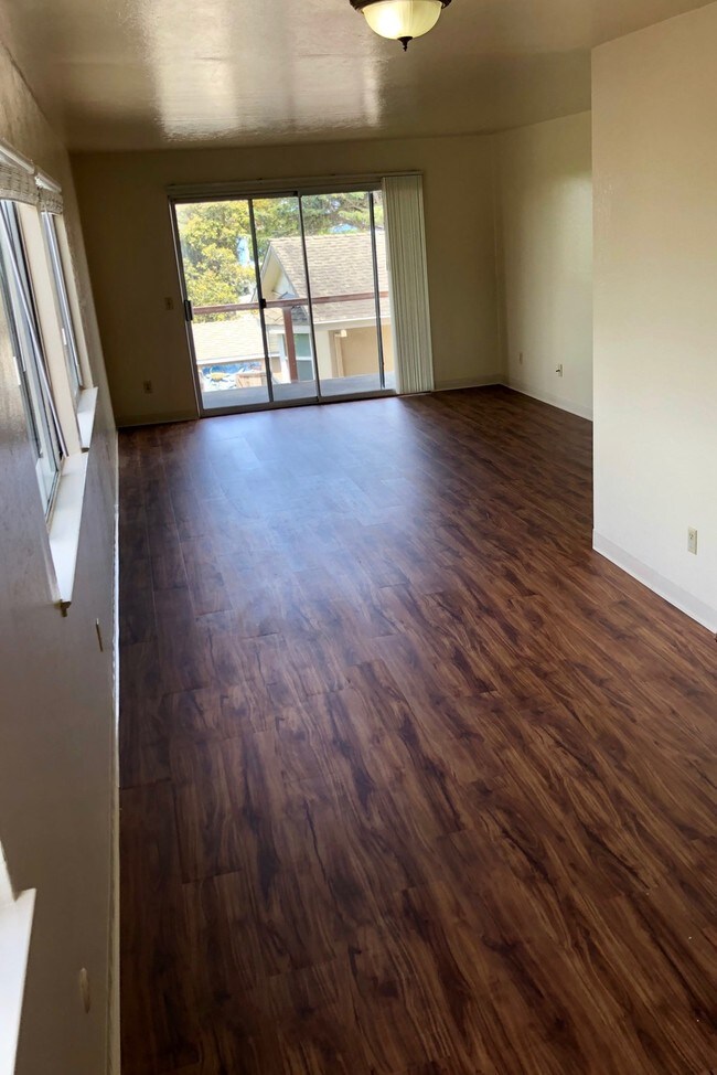 Building Photo - 810 Spencer Street, Unit 1
