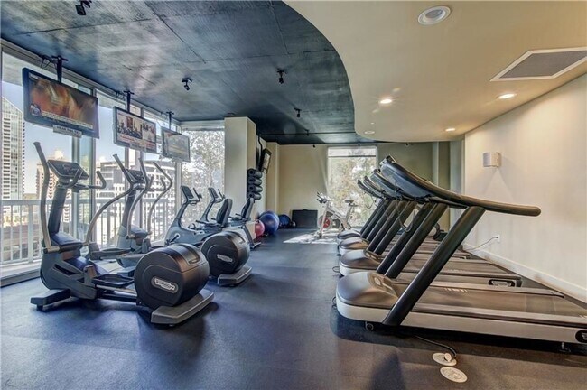 Building Photo - High-rise Luxury 1 Bedroom Buckhead Condo, Skyline Views of Atlanta!