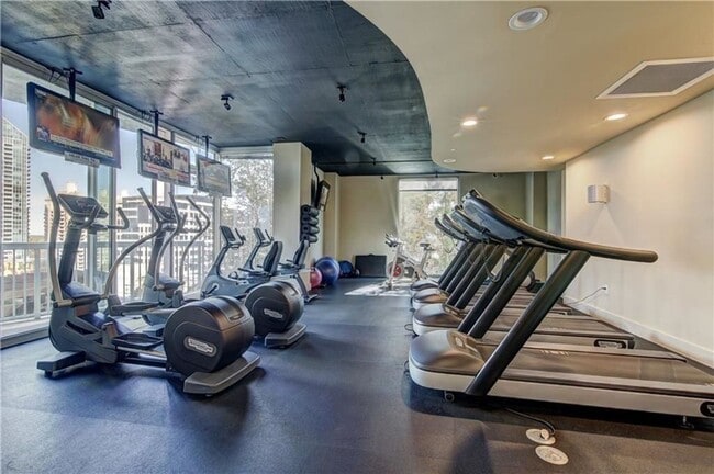 Building Photo - Sought after 1 bedroom on the 29TH FLOOR in the heart of Buckhead!