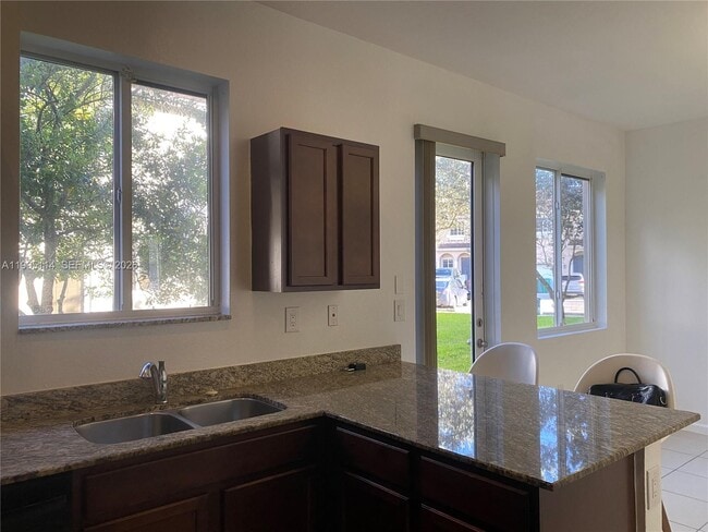 Building Photo - 21479 NW 14th Ct