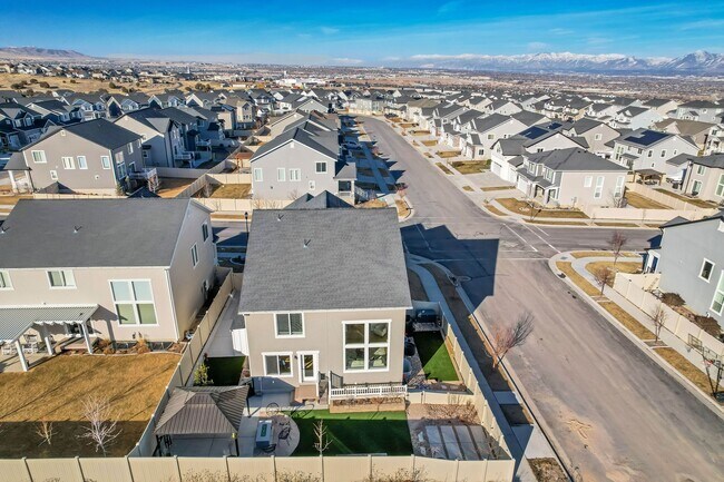 Building Photo - 4493 W Wharton Dr