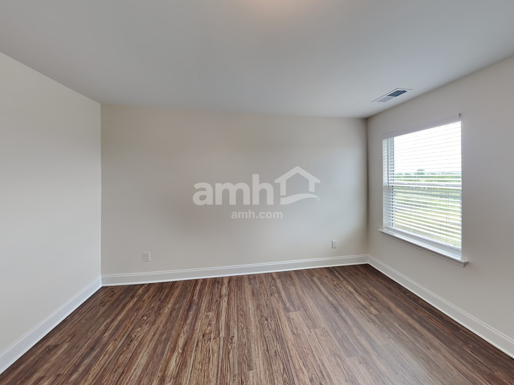 Building Photo - 2000 Bennett Dr