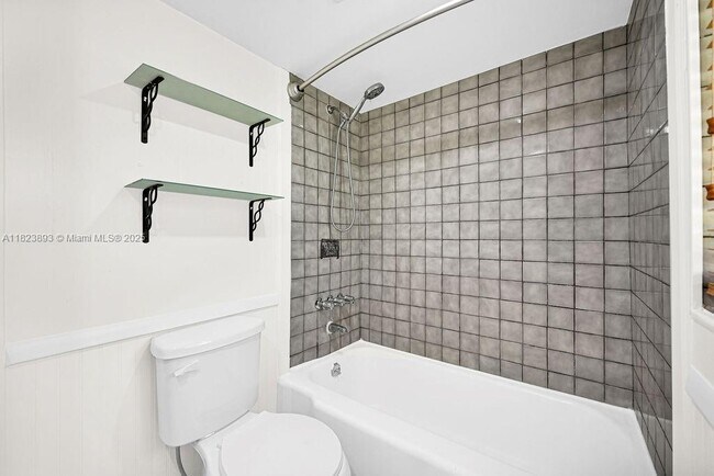 Building Photo - 5960 SW 47th St