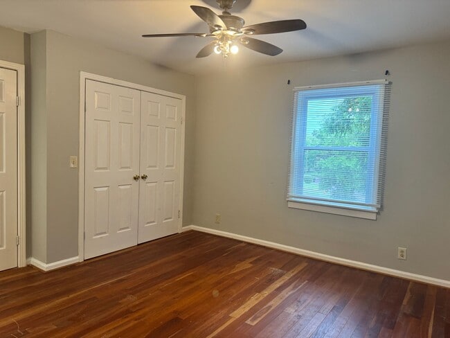 Building Photo - Great 1BR Unit