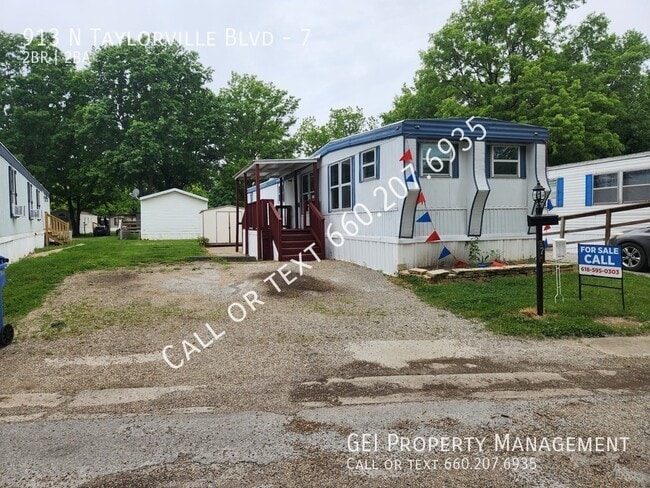 Building Photo - 913 N Taylorville Blvd