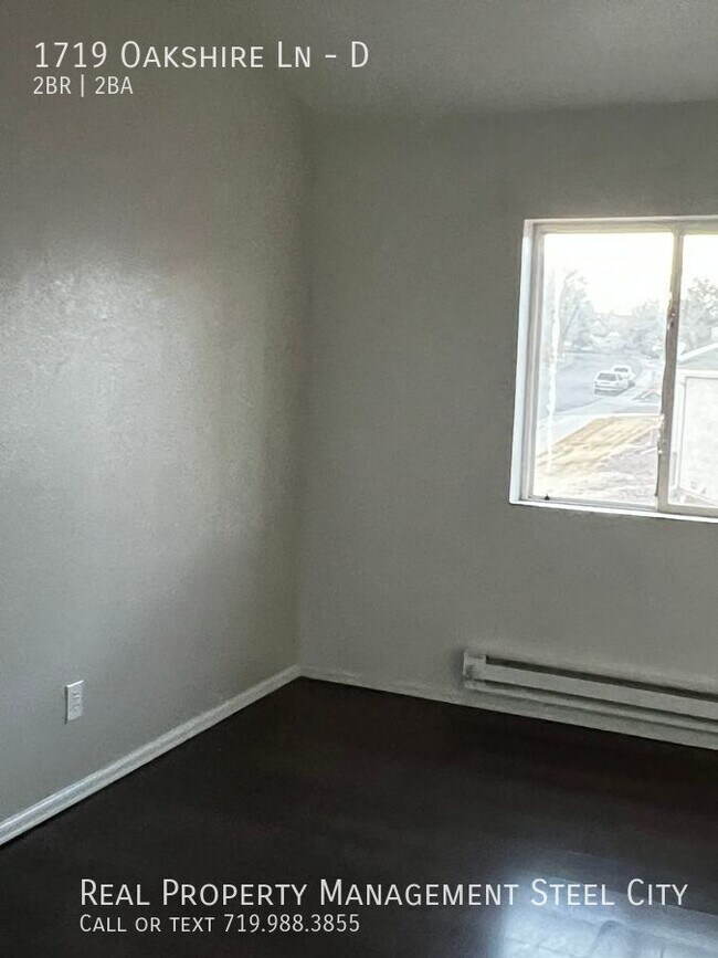 Building Photo - 1719 Oakshire Ln