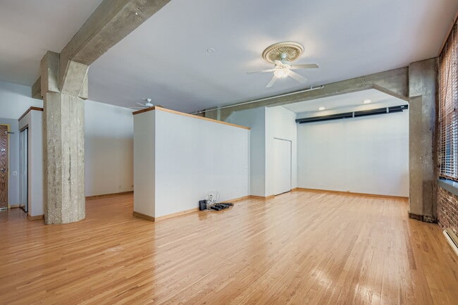 Building Photo - 720 S Dearborn St
