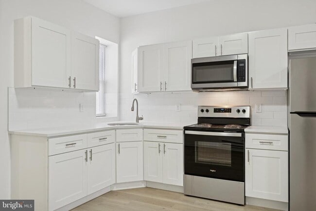 Building Photo - 278 S 60th St