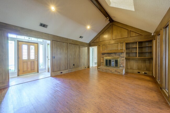 Building Photo - 3 Bedroom • Single Family • Coppell ISD