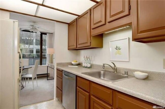 Building Photo - 2201 3rd Ave