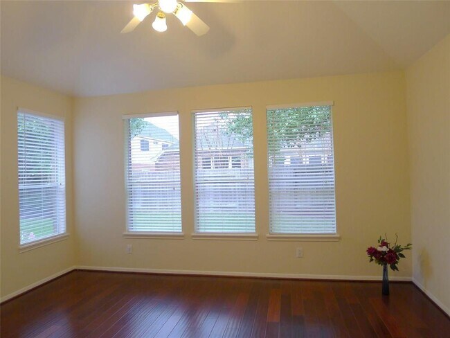 Building Photo - 22610 Cascade Springs Dr