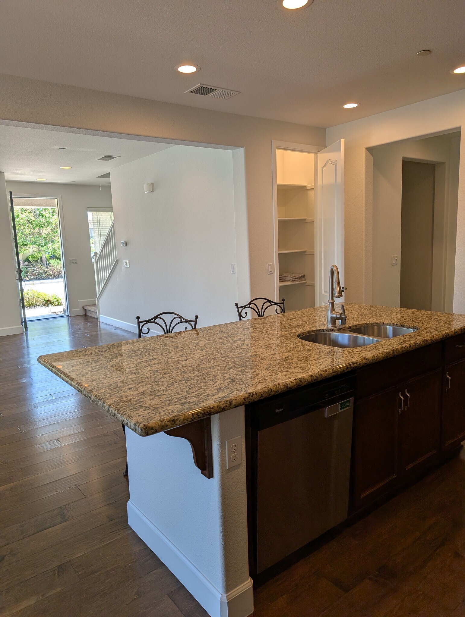 Huge 'Social' Island - 655 San Marino Ct