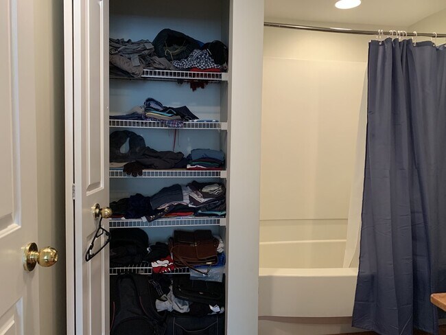 Building Photo - 8-10 Museum Way