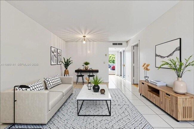 Building Photo - 2200 Park Ln