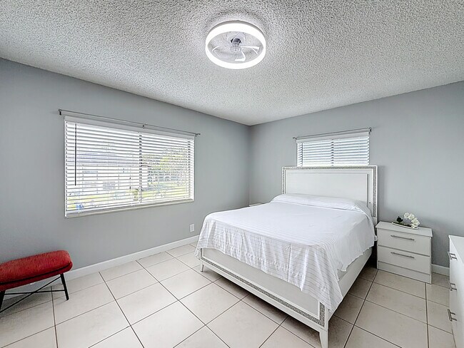 Building Photo - 3586 La Playas Ct