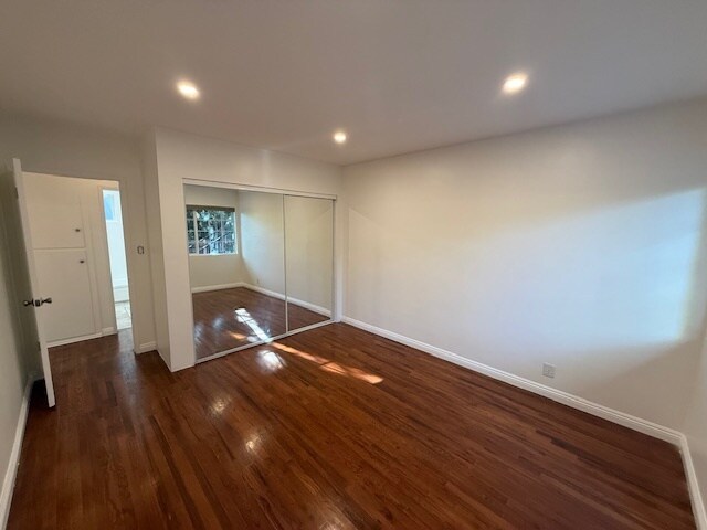 Building Photo - 1427 Centinela Ave