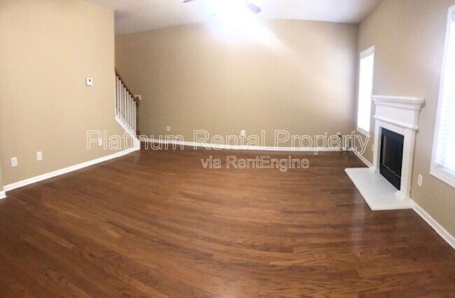 Building Photo - 6583 Silk Tree Pointe