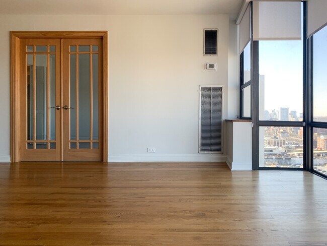 Building Photo - 1749 N Wells St