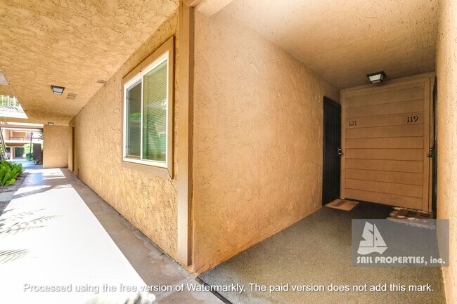 Building Photo - Fully Furnished Beachside Living in Huntin...