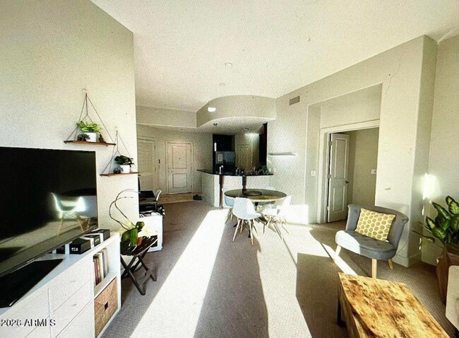 Building Photo - 945 E Playa Del Norte Dr