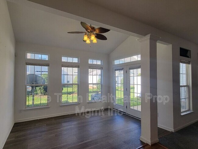 Building Photo - 177 Autumn Falls Dr