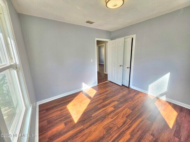 Building Photo - 616 Woodbine St