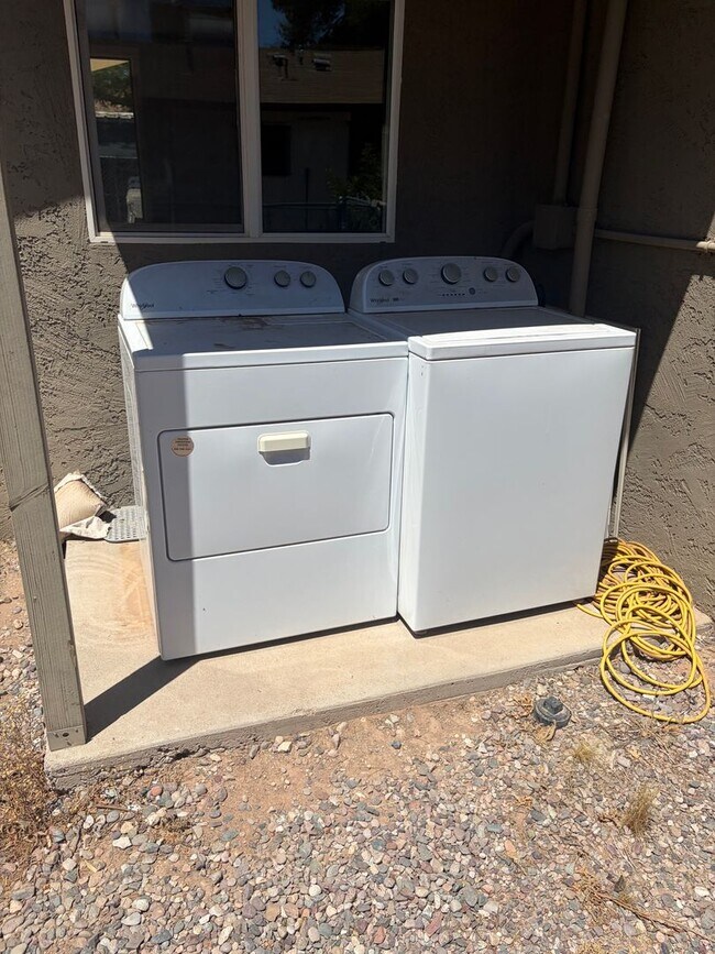 Building Photo - 2 Bedroom Rental in Coolidge | Washer/Dryer Included