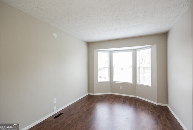 Building Photo - 871 Hampton Hill Ct