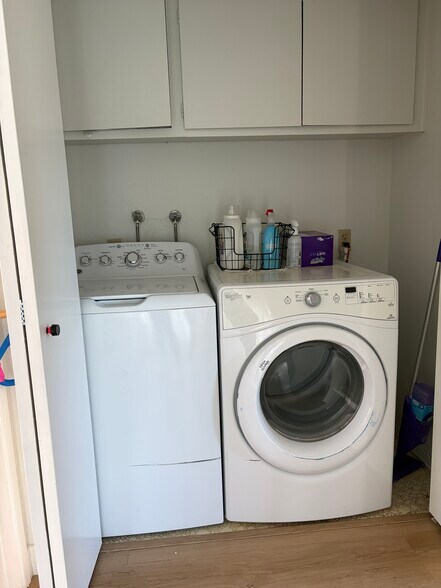 Building Photo - 132 W Alamar Ave