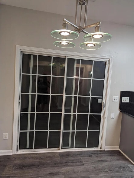 Building Photo - Room in House on Kyrle Wy NW