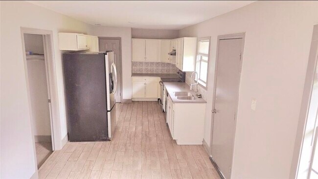 Building Photo - 3308 Sophie Ann Dr