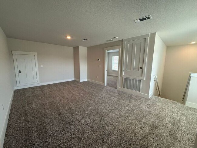 Building Photo - Gulf Breeze - Deer Ridge Crossing - 4 bedroom, 2.5 bathroom - New Construction