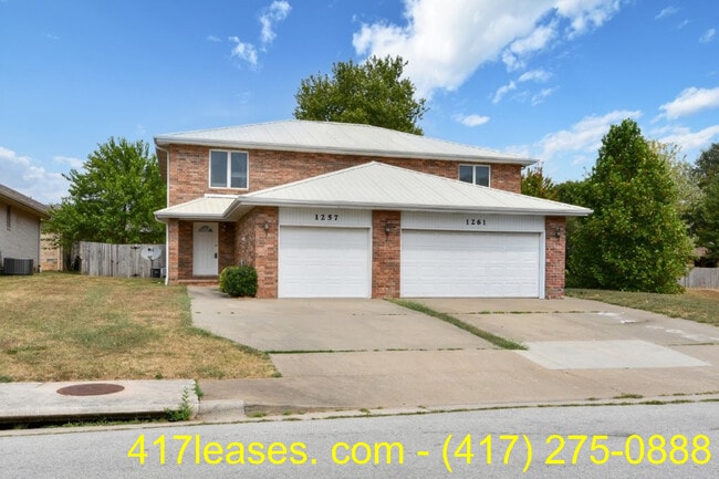 Building Photo - 1257 E Lakewood St