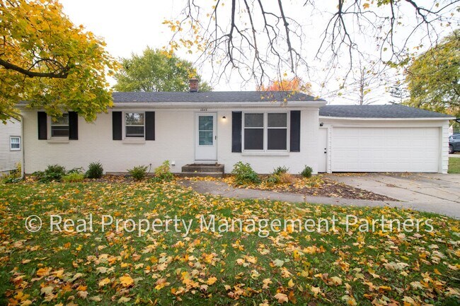 Building Photo - Fully Renovated 5 Bed, 2 Bath Home Near Breton Village