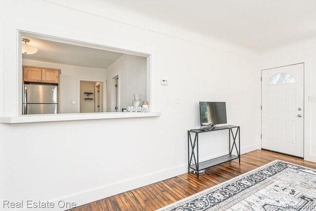 Building Photo - 2392 W Auburn Rd