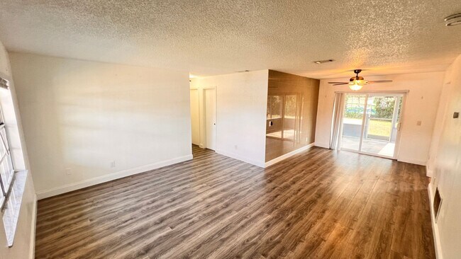 Building Photo - Charming 2-Bedroom Home with Solar Panels ...