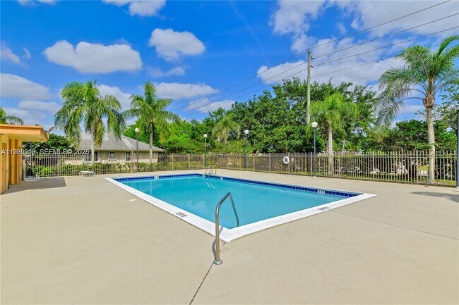 Building Photo - 4332 NW 120th Ln