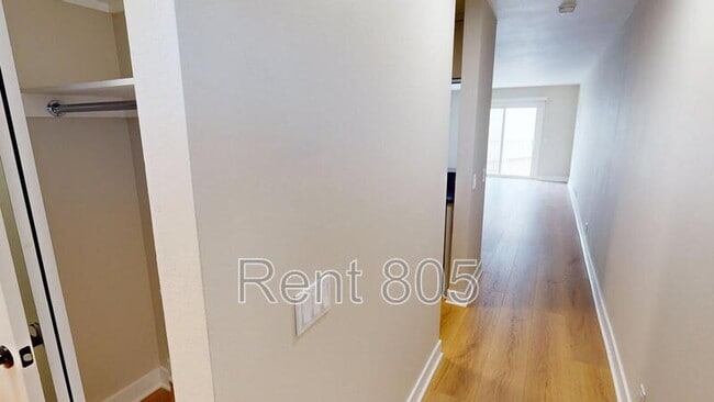 Building Photo - 309 E Surfside Dr