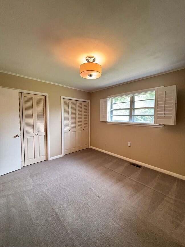 Building Photo - A House For Rent Does Not Come For Rent Ve...