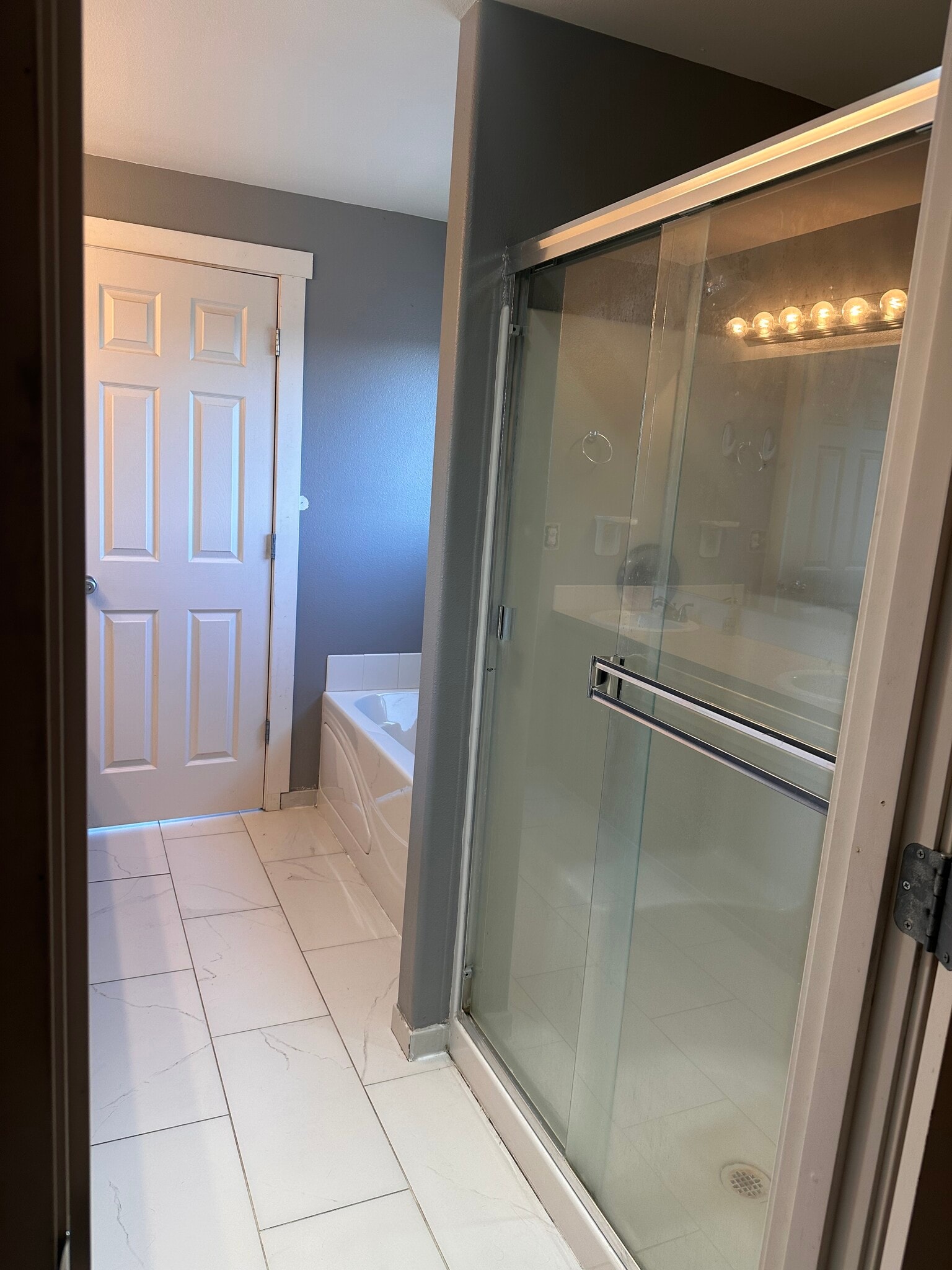 Primary Bath - 1916 S Allen Ave