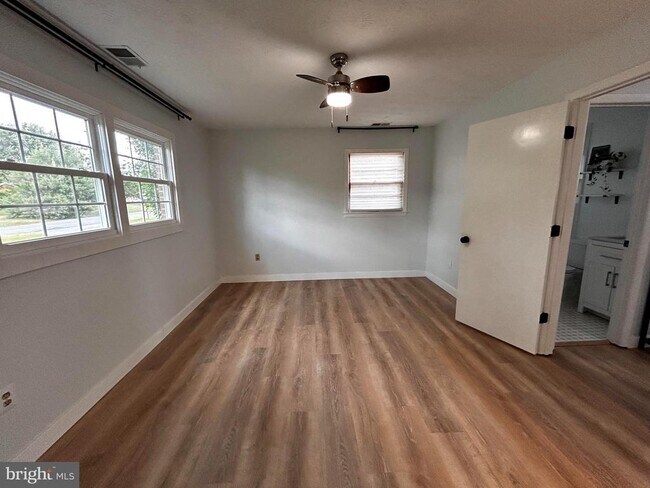 Building Photo - 112 Virginia Dr