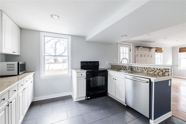 Building Photo - 7 Beardsley St