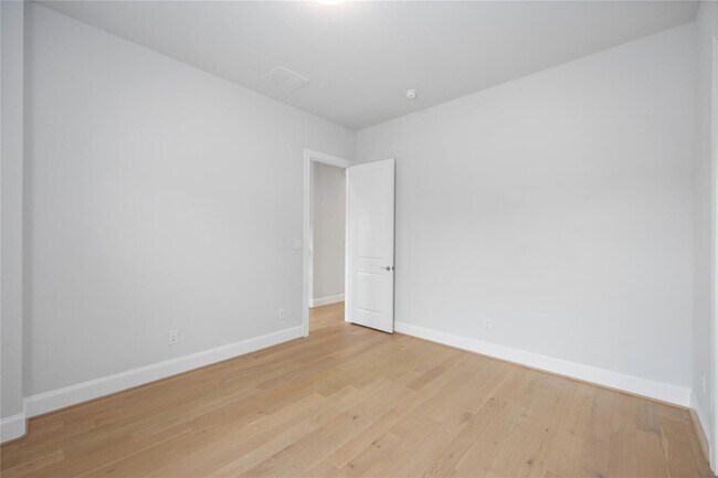 Building Photo - 10919 Grove Tree Ln