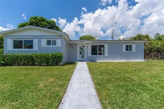 Building Photo - 20440 NW 20th Ct