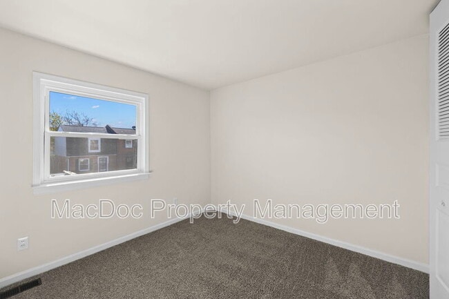 Building Photo - 129 Hickok Cir