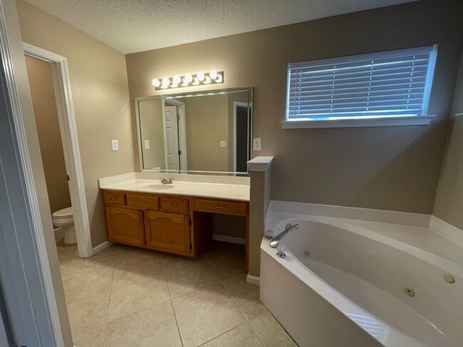 Building Photo - CORNER LOT!