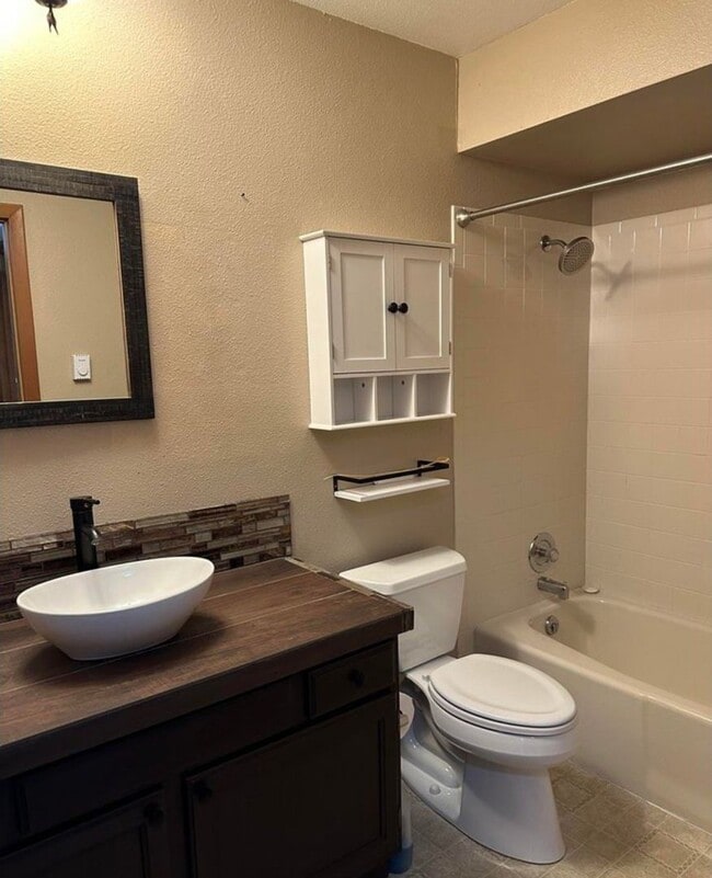 Building Photo - Estes Park Town Home