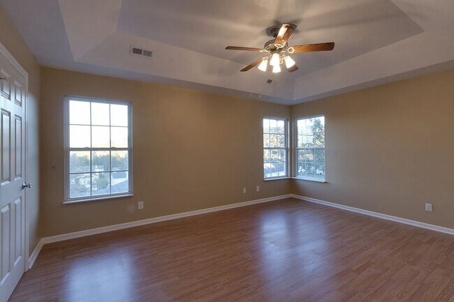Building Photo - 7460 Twin Brooks Blvd