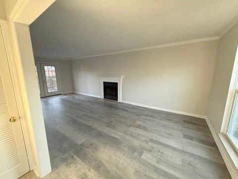 Livingroom with fireplace - 346 N Birchwood Dr
